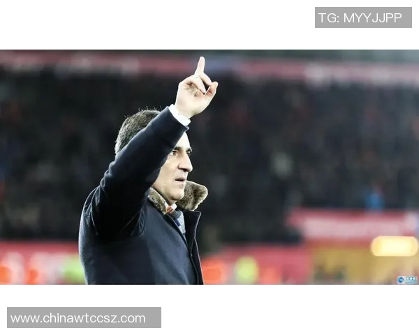 杜迪兰治与华沙的激烈对决揭示了足球战术的魅力与球队实力的较量