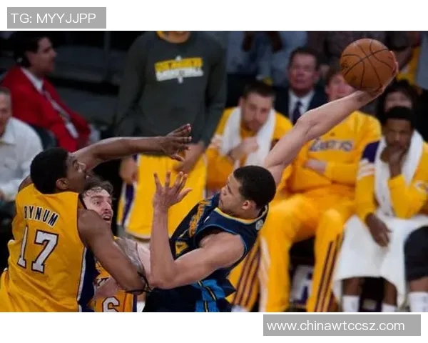 湖人对阵热火麦基表现抢眼助力球队争夺季后赛席位