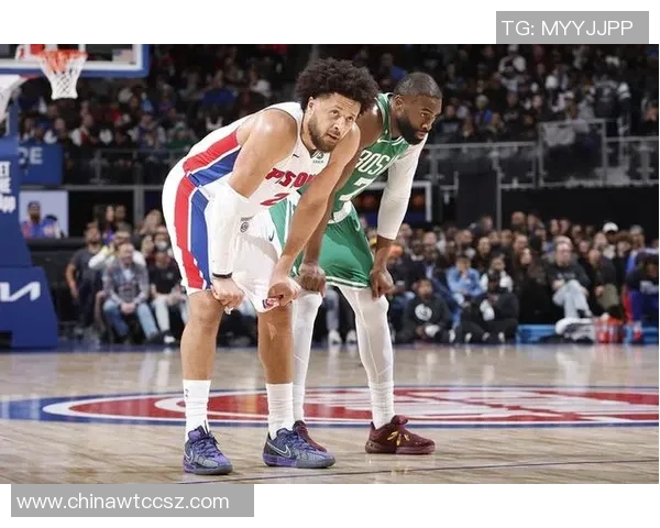 凯尔特人主场迎战活塞双方争夺季后赛席位的关键战役