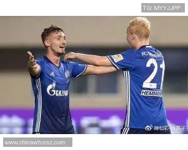 史帕尔主场迎战萨索洛双方争夺关键三分的激烈对决 史帕尔主场迎战萨索洛双方争夺关键三分的激烈对决