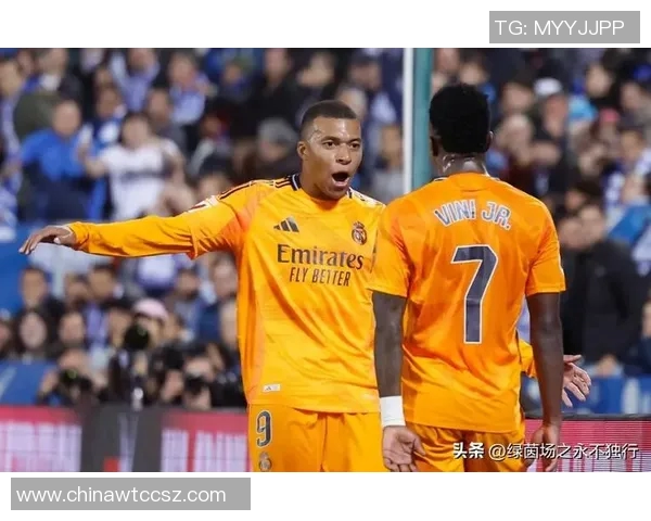 戴维斯与姆巴佩的巅峰对决谁能在绿茵场上书写传奇新篇