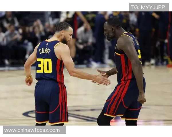 德雷蒙德格林的篮球生涯与领导力探讨：从勇士队核心到全能战士